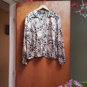 🌻BUNDLE 2/$30🌻100% Silk Leopard & Lace Print Top